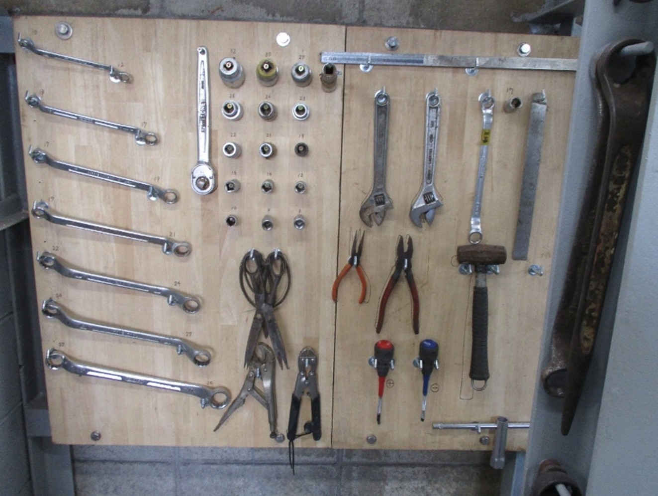 工具収納パネル